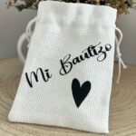 Celebrando un nuevo comienzo: Ideas para detalles de bautizo encantadores y asequibles
