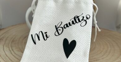 Celebrando un nuevo comienzo: Ideas para detalles de bautizo encantadores y asequibles