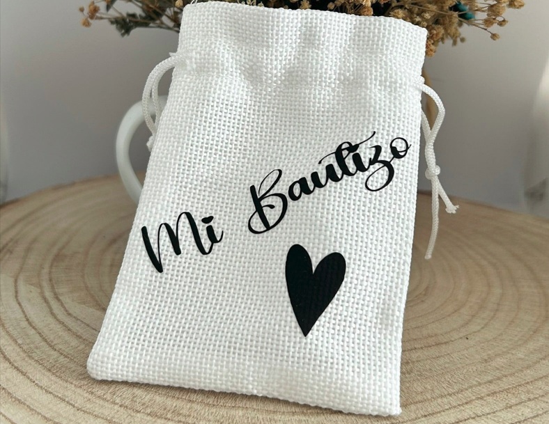 Celebrando un nuevo comienzo: Ideas para detalles de bautizo encantadores y asequibles